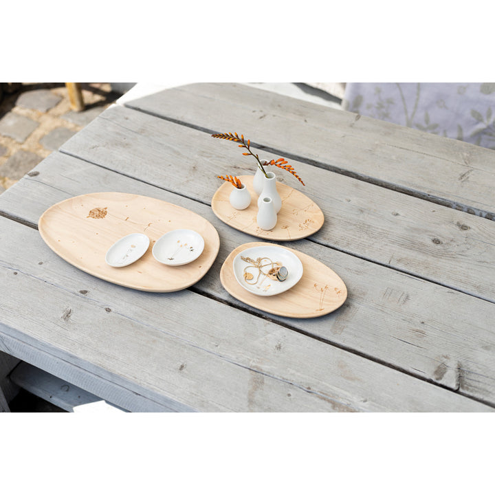 3 plateaux bois sur table avec coupelles et vases porcelaine blancs 4avril