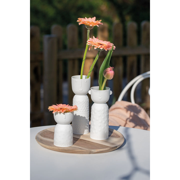 3 vases visages avec fleurs sur plateau bois 4avril