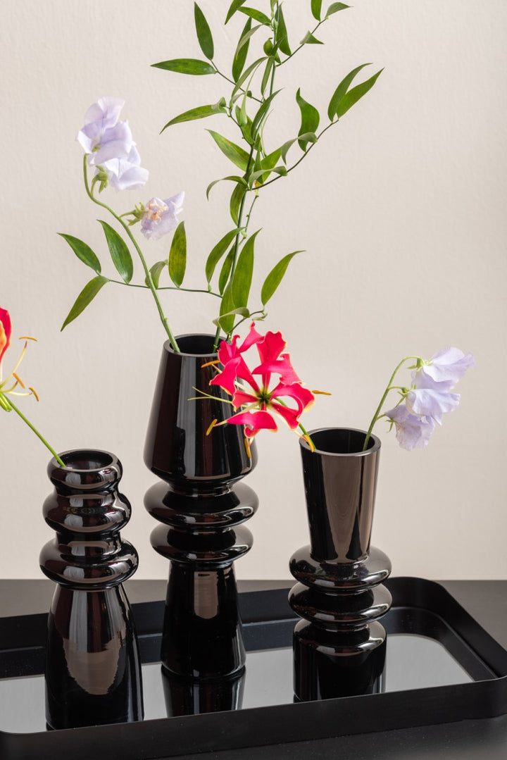 3 vases en verre noir avec fleurs 4avril